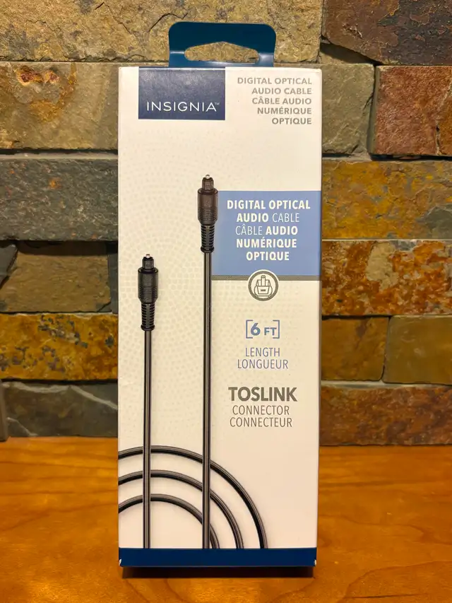 Insignia 1.8m (6 ft.) Digital Optical Audio TOSLINK Cable in Stereo Systems & Home Theatre in Calgary - Image 4