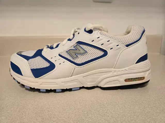 New Balance running shoes (size 8 extra wide) in Women's - Shoes in Ottawa - Image 5