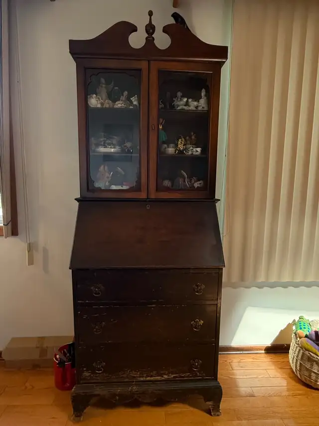 Antique Secretary Desk in Desks in Edmonton - Image 9