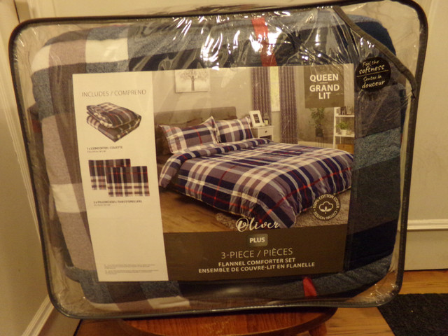 NEW !  OLIVER " PLUS "  QUEEN  3  PIECE  FLANNEL  COMFORTER  SET in Bedding in Kingston - Image 2