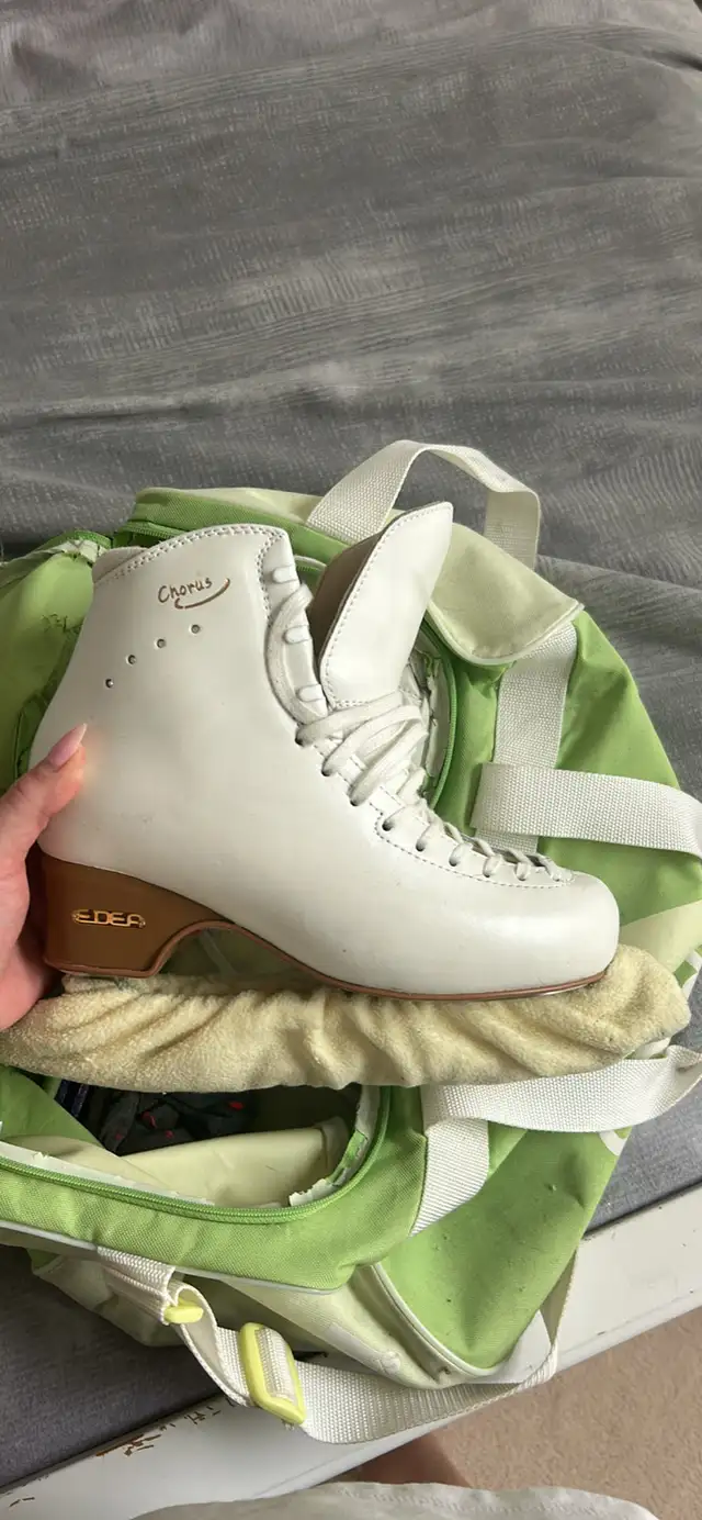 EDEA chorus figure skates in Skates & Blades in Markham / York Region - Image 2