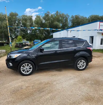 2018 Ford Escape SE AWD, 1.5L 4cyl, Auto, 135600kms, air, tilt, cruise, pw, pdl, pm, am/fm cd with s...