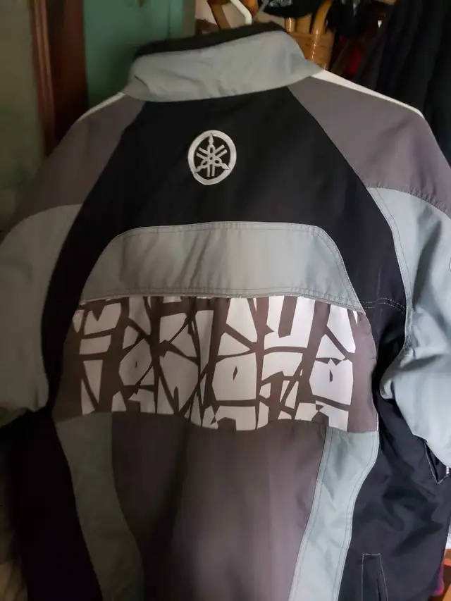 Yamaha snowmobile jacket in Men's in Kingston - Image 3