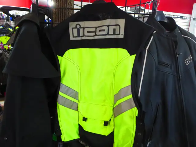Icon Hi-Viz Vest M-L Only $30 Re-Gear Oshawa