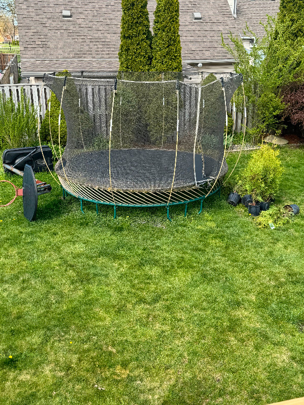 Trampoline with enclosure in Other in Windsor Region