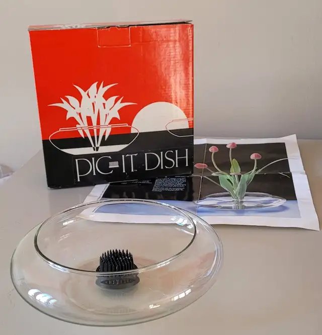 Pic-it Dish Ikebana Arrangement for Flowers, Japanese Flower Art