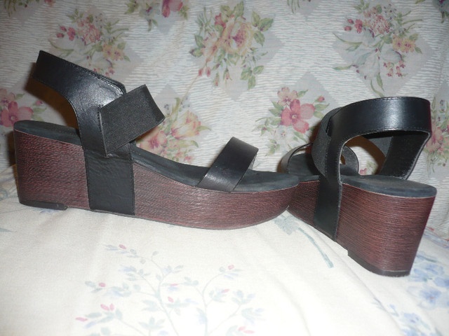 Cute Leather Black Sandal Wedges size-10. Brand: Chinese Laundry in Women's - Shoes in Cambridge - Image 4