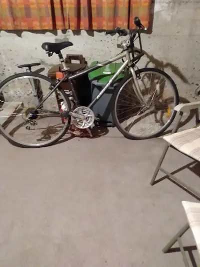 À VENDRE, View more