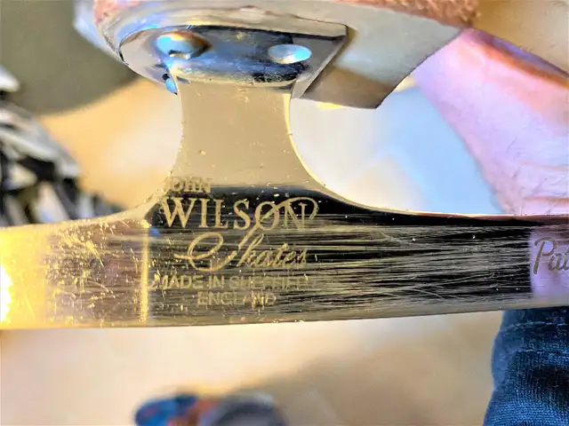 Jackson Competitor Figure Skates Girls Size 1.5 Patins Fille in Skates & Blades in City of Montréal - Image 7