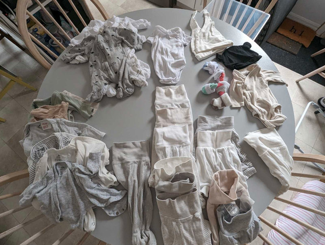 Lots de vêtements de bébés  dans Vêtements - 0 à 3 mois  à Longueuil/Rive Sud - Image 3