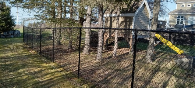 “Chain link Fence” in Decks & Fences in City of Halifax - Image 2