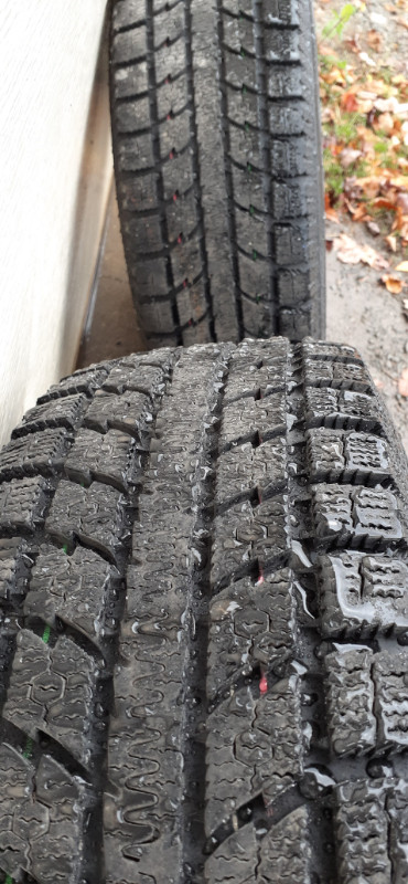 4 pneus d'hivers Toyo Tire 225/70 r16 roues d'acier 16po dans Pneus et jantes  à Granby - Image 3