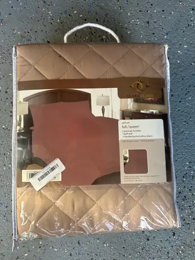 Full Queen Quilt Set, View more