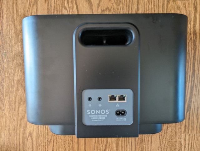 Sonos Play 5 in Speakers in Edmonton - Image 2