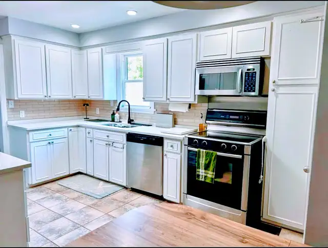 student UWO  rental home  5 bdrm all inclusive