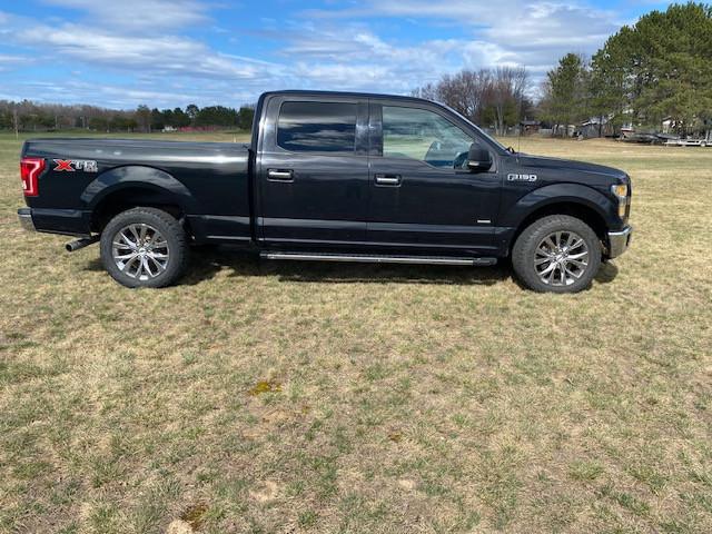 2015 Ford XLT  6.5Ft box  V6  166,000 km  4x4 in Cars & Trucks in Sudbury
