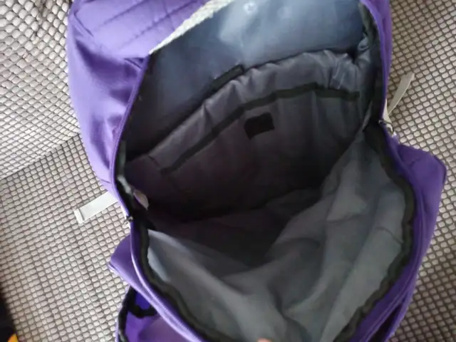 swissgear backpack in Bags & Luggage in Peterborough - Image 4