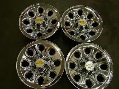 4-17"6 BOLT X139.7 (5.5") ORIGINAL FACTORY GM TRUCK, CHROME RIMS WITH GMC OR CHEVY CENTER CAPS If li...