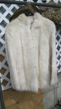 Mink Coat | Kijiji in Calgary. - Buy, Sell & Save with Canada's #1 Local  Classifieds.