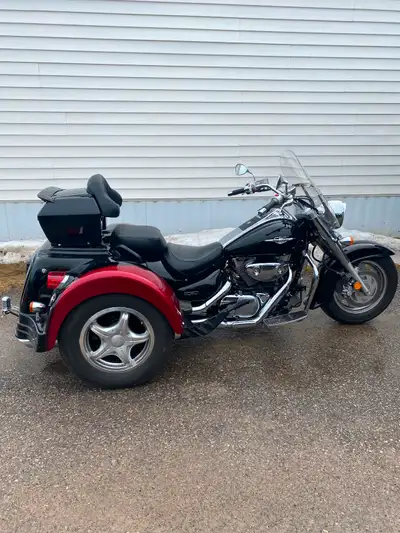 Suzuki Boulevard C 90 bike starts and runs beautiful very comfortable ride. Asking 59 or best offer...