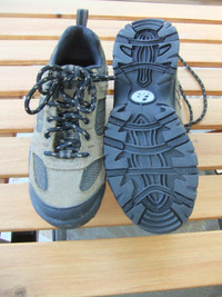 NEW Bum Equipment Men's size 10 Hiker Shoes