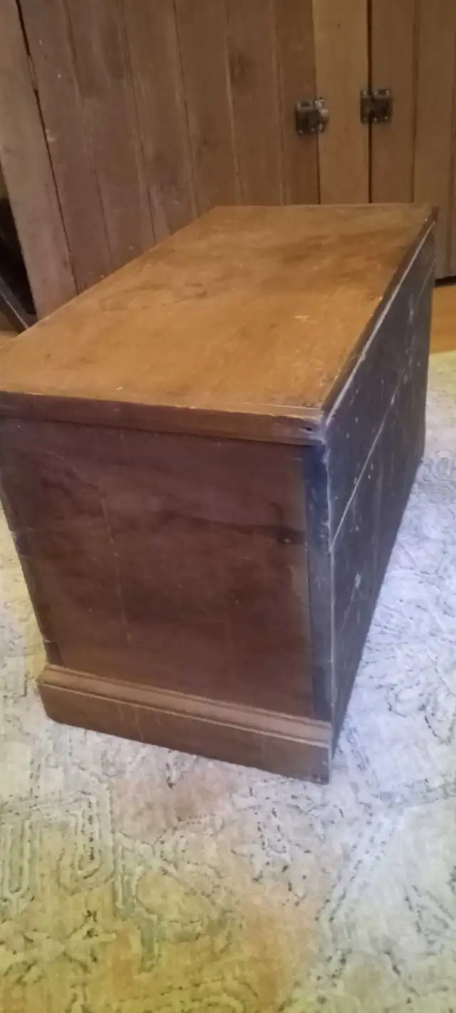 Small antique cupboard in Arts & Collectibles in Brantford - Image 3
