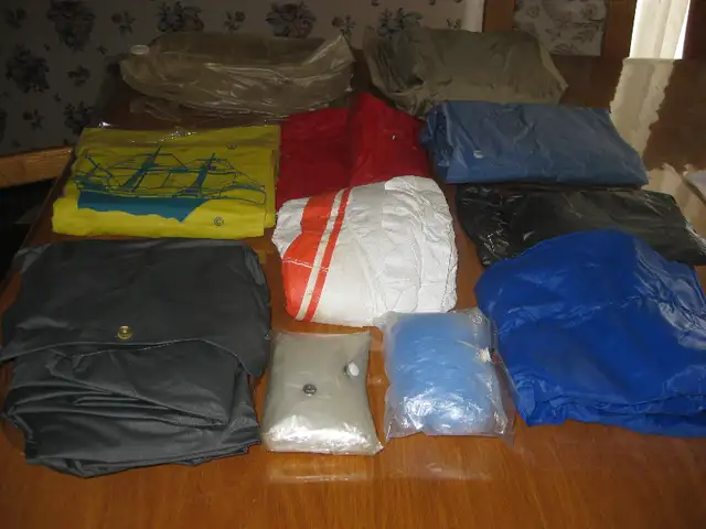 VÊTEMENTS POUR GARÇONS - TUQUES - MITAINES - FOULARDS in Kids & Youth in Laval / North Shore - Image 11