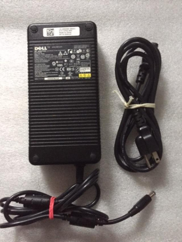 240W 19.5V 10.8A Genuine Dell Charger 7.4*5.0mm AC Adapter in Laptop Accessories in Markham / York Region