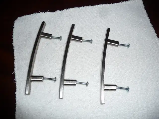Cabinet Door and Drawer Pulls/Handles (Brushed Chrome) in Cabinets & Countertops in Mississauga / Peel Region - Image 3
