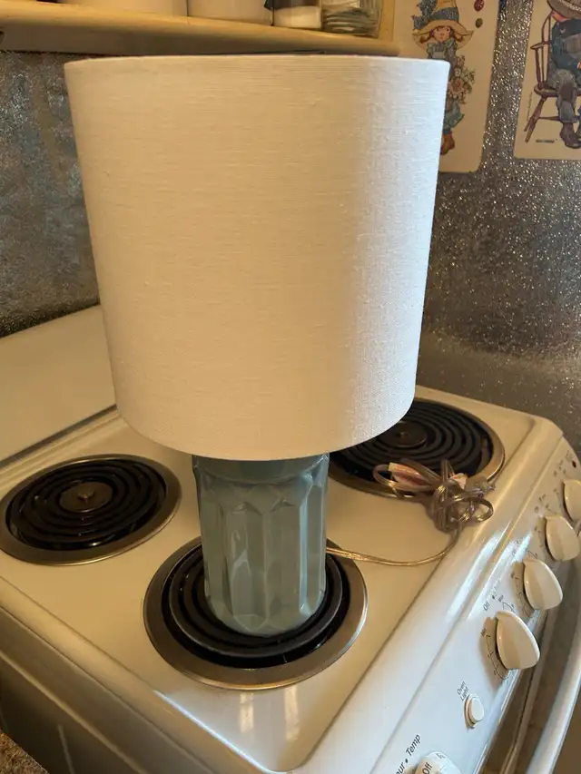 Small Table Lamp used - like new  for sale only $ 10 in Indoor Lighting & Fans in City of Toronto - Image 4