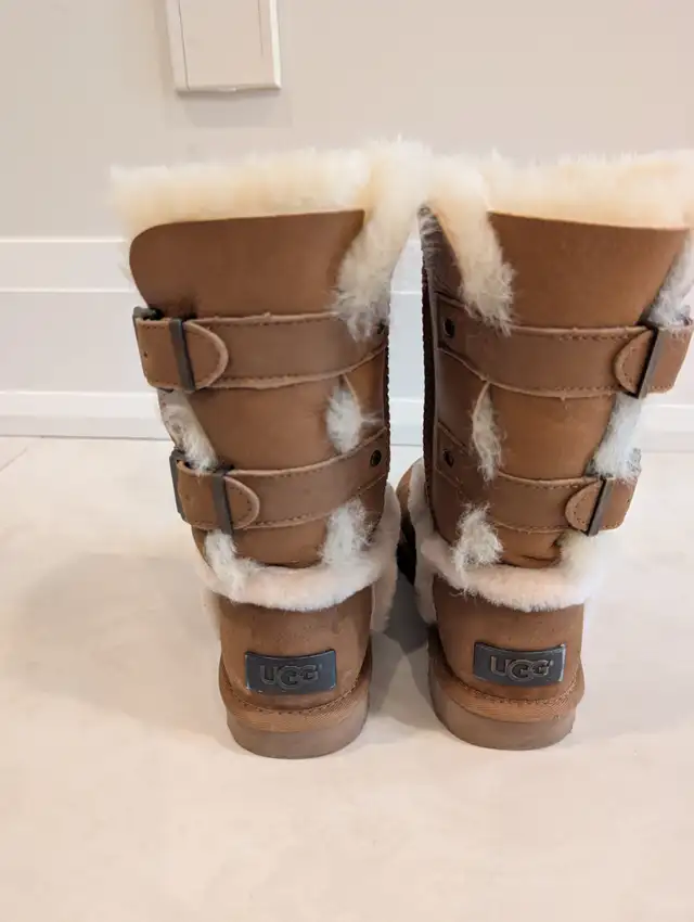 UGG Australia Skylah Sheepskin Boots Vintage Chestnut Size 6 in Women's - Shoes in Markham / York Region - Image 7