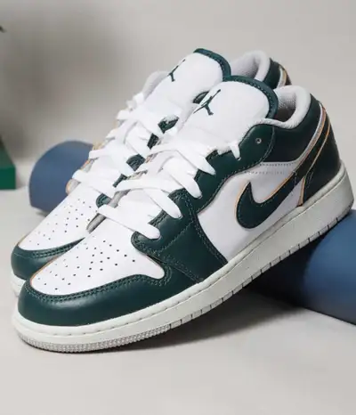AIR JORDAN 1 LOW WHITE-VINTAGE GREEN PREMIUM LEATHER WOMEN'S SIZE 8.5 BRAND NEW IN BOX *PLEASE Don't...