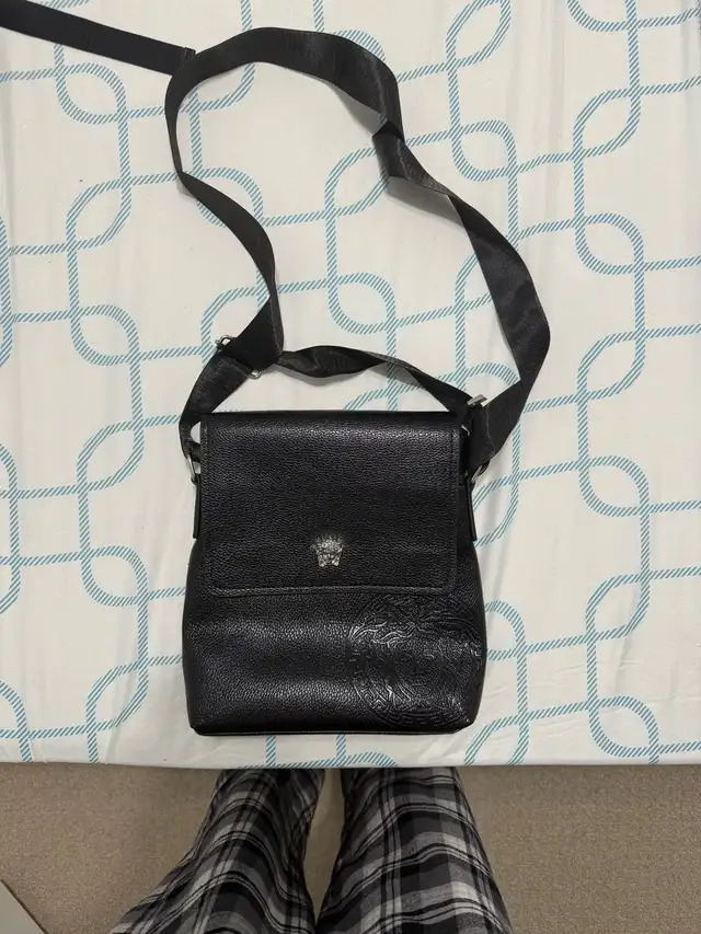 Versace Black Leather Sidebag628637298993941216