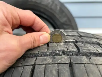 4 barely used Goodyear Assurance MaxLife 2 (235/65R17) tires. Less than 5000km on them. As pictured...