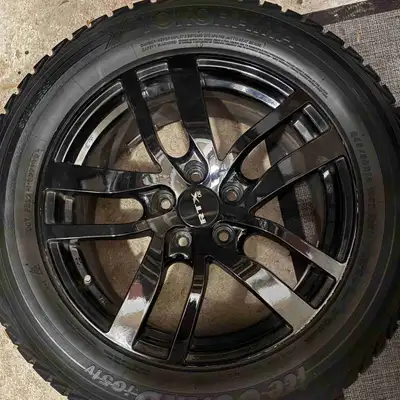 245 60 18 rims and winter tires 5x120 bolt pattern
