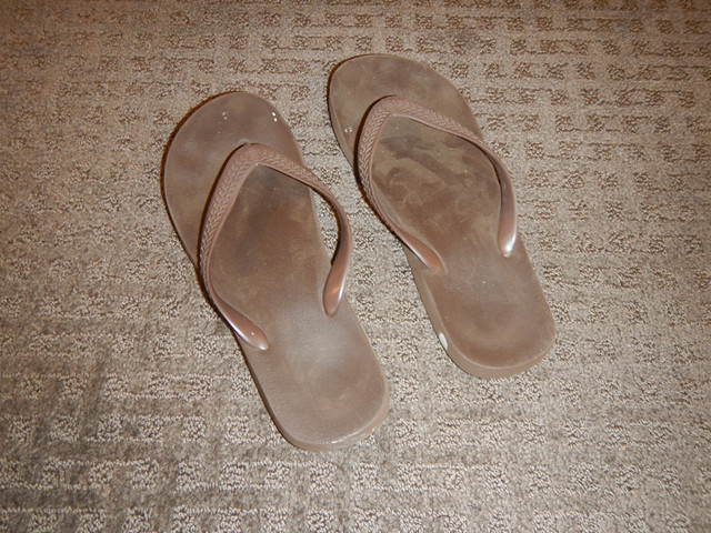 Women’s Sandals, Sanuk, Nine West, Size 7 in Women's - Shoes in Saskatoon - Image 4