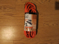 woods light duty cord 5m (16.4pi)  (rallonge electrique)
