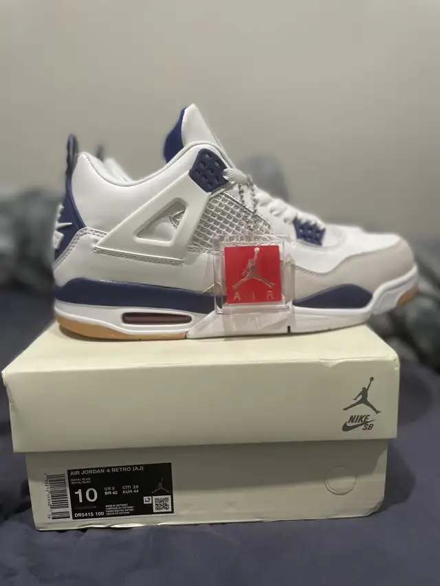 Jordan 4 SB Navy in Men's Shoes in Calgary - Image 3