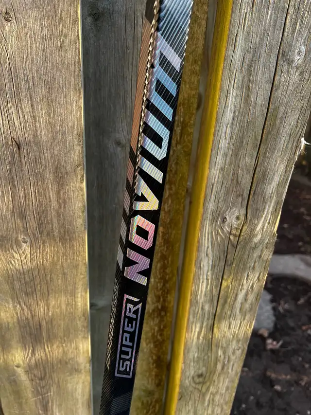 Warrior Super Novium (Right handed) in Hockey in London - Image 11