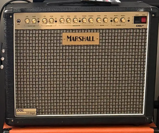 Marshall DSL 40CR Vintage in Amps & Pedals in Hamilton - Image 2