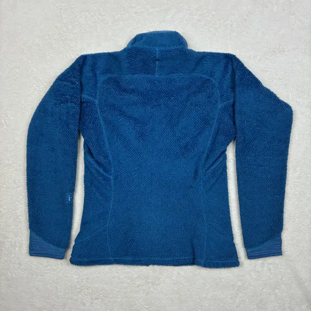 Patagonia R2 Regulator High-Loft Fleece Jacket - Women's Size XS in Women's - Tops & Outerwear in St. Albert - Image 5