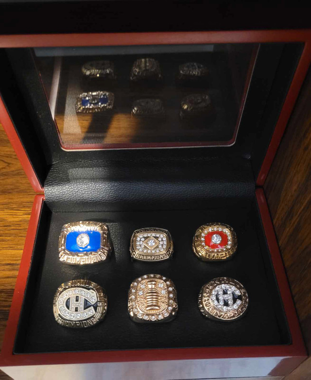 Brand New Toronto Championship Rings With Display Case in Baseball & Softball in Moncton - Image 2