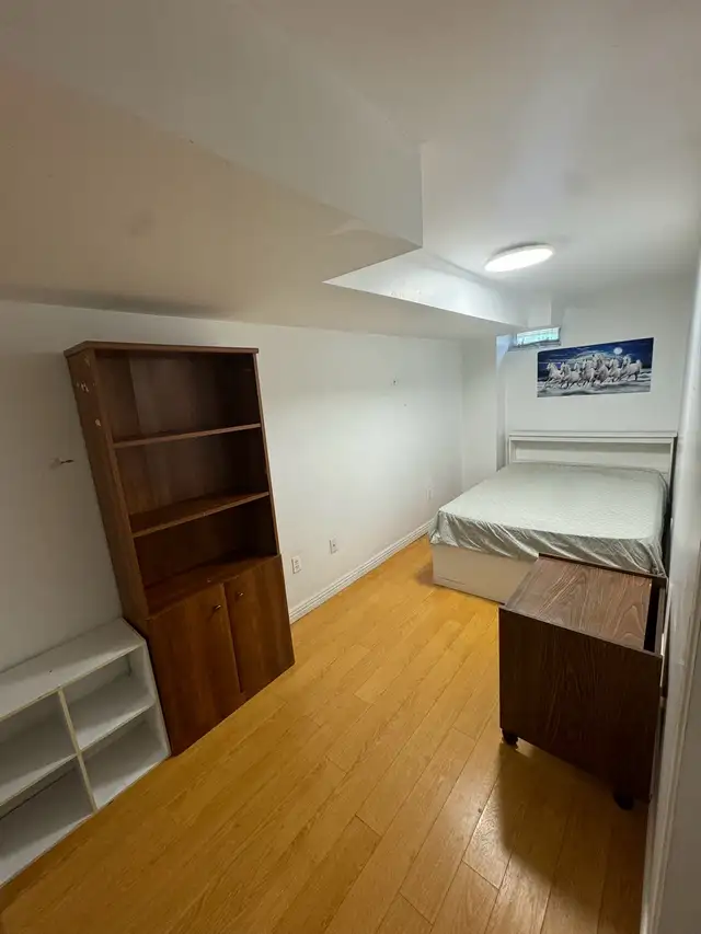 Basement room  for rent, steps to Seneca@york $800. in Room Rentals & Roommates in City of Toronto - Image 3