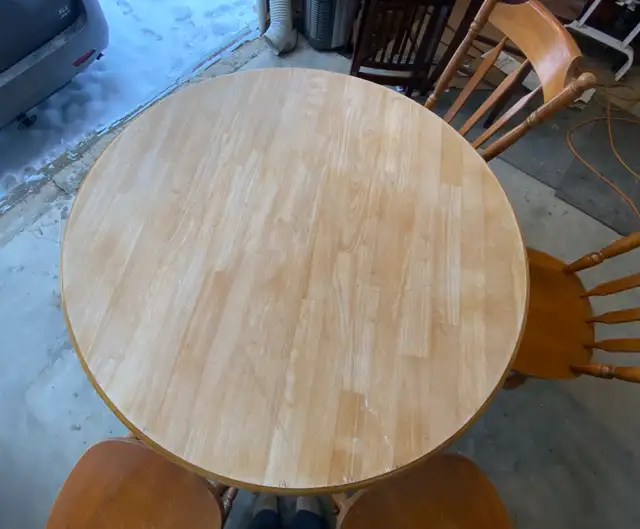 Solid Wood Dining Table + 4 Chairs — Refinish Project in Dining Tables & Sets in Kamloops - Image 8
