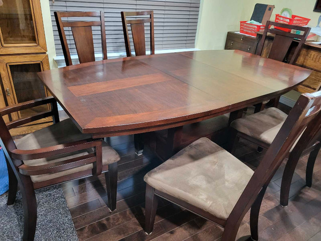 Dinning room table  in Dining Tables & Sets in Campbell River