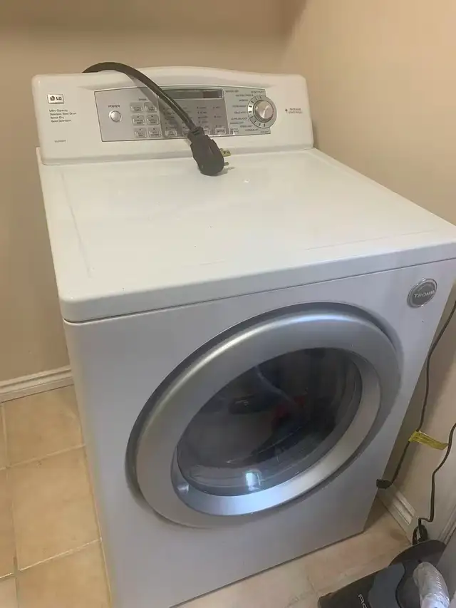LG dryer, very good working condition in Washers & Dryers in Markham / York Region - Image 2