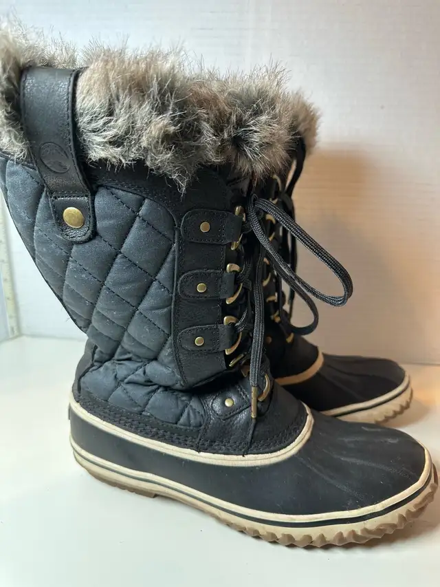 Wind River Winter Boots in Women's - Shoes in Calgary - Image 5