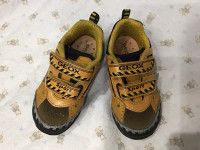 Geox toddler shoes size 6,5 Good condition