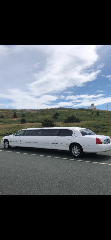 2005 Limousine Lincoln Stretch 120” in Cars & Trucks in City of Halifax