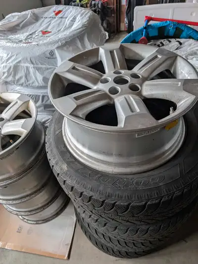 5 used 18 inch rims originally from a 2007 Nissan Murano. Good condition. Asking $200